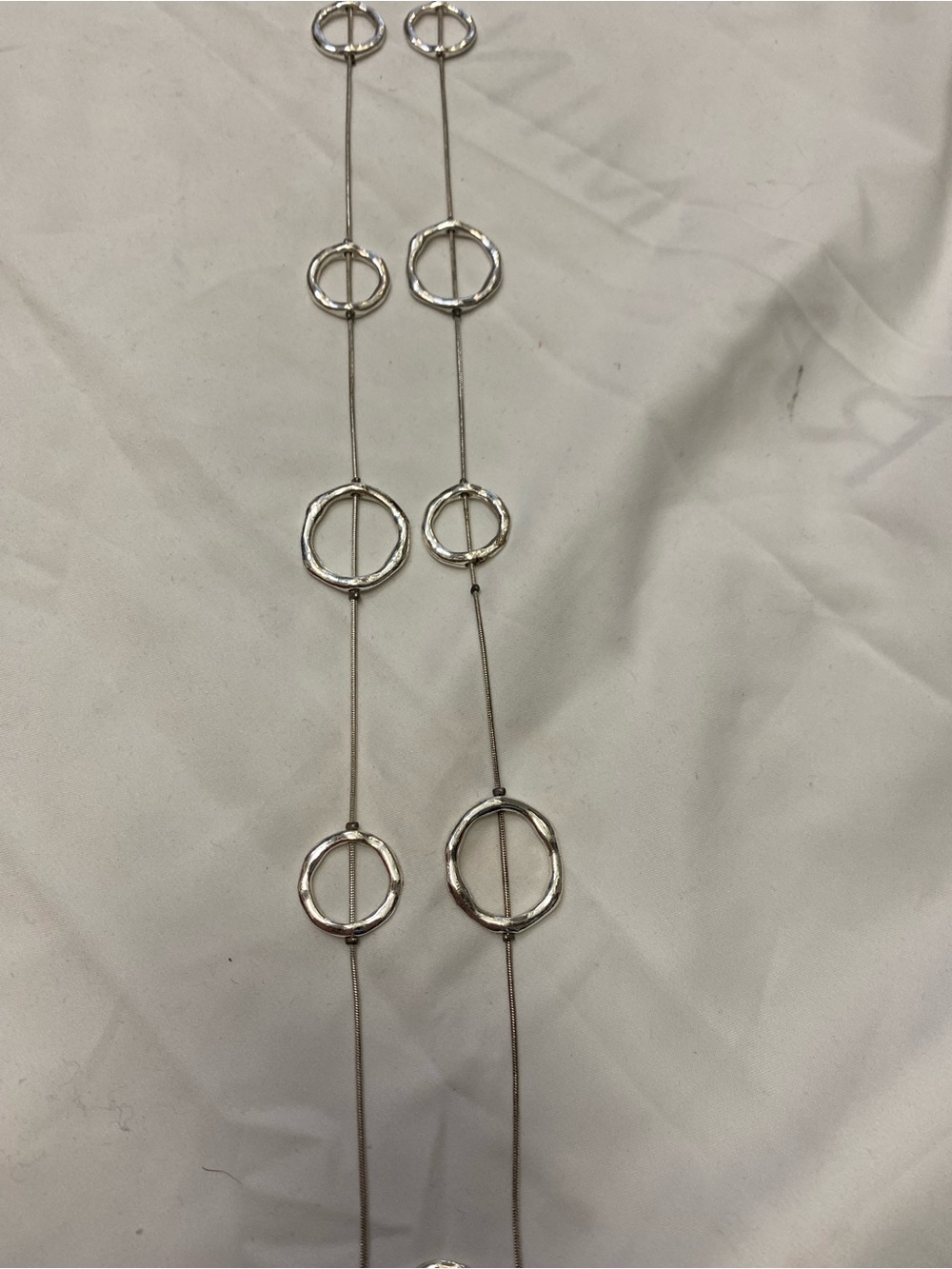 Silver Circle-Link Necklace - Modern Geometric Design